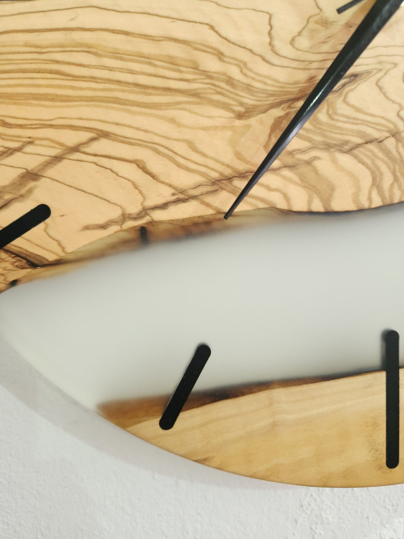Silent Nature | Resin & Olive Wood Wall Clock