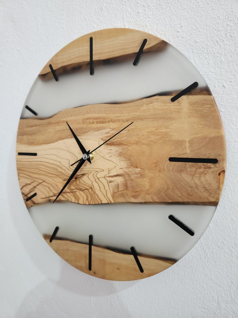 Silent Nature | Resin & Olive Wood Wall Clock