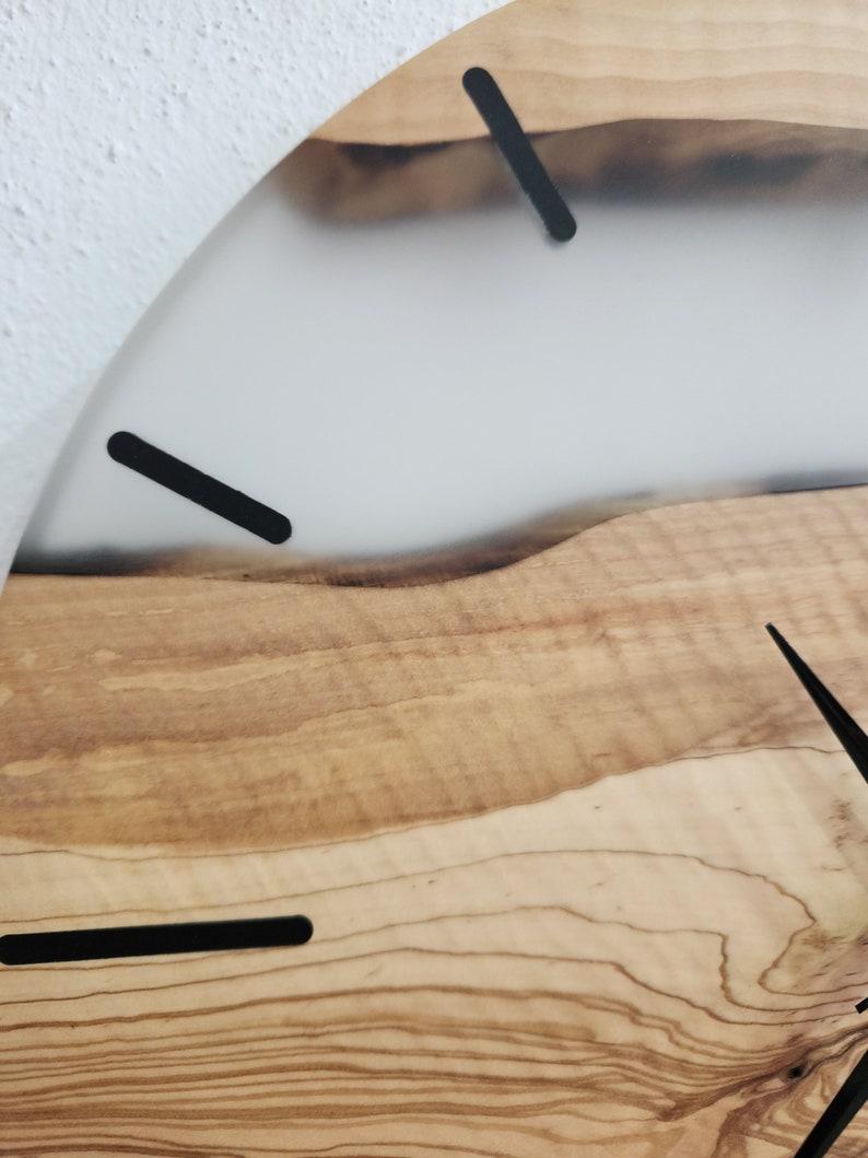 Silent Nature | Resin & Olive Wood Wall Clock
