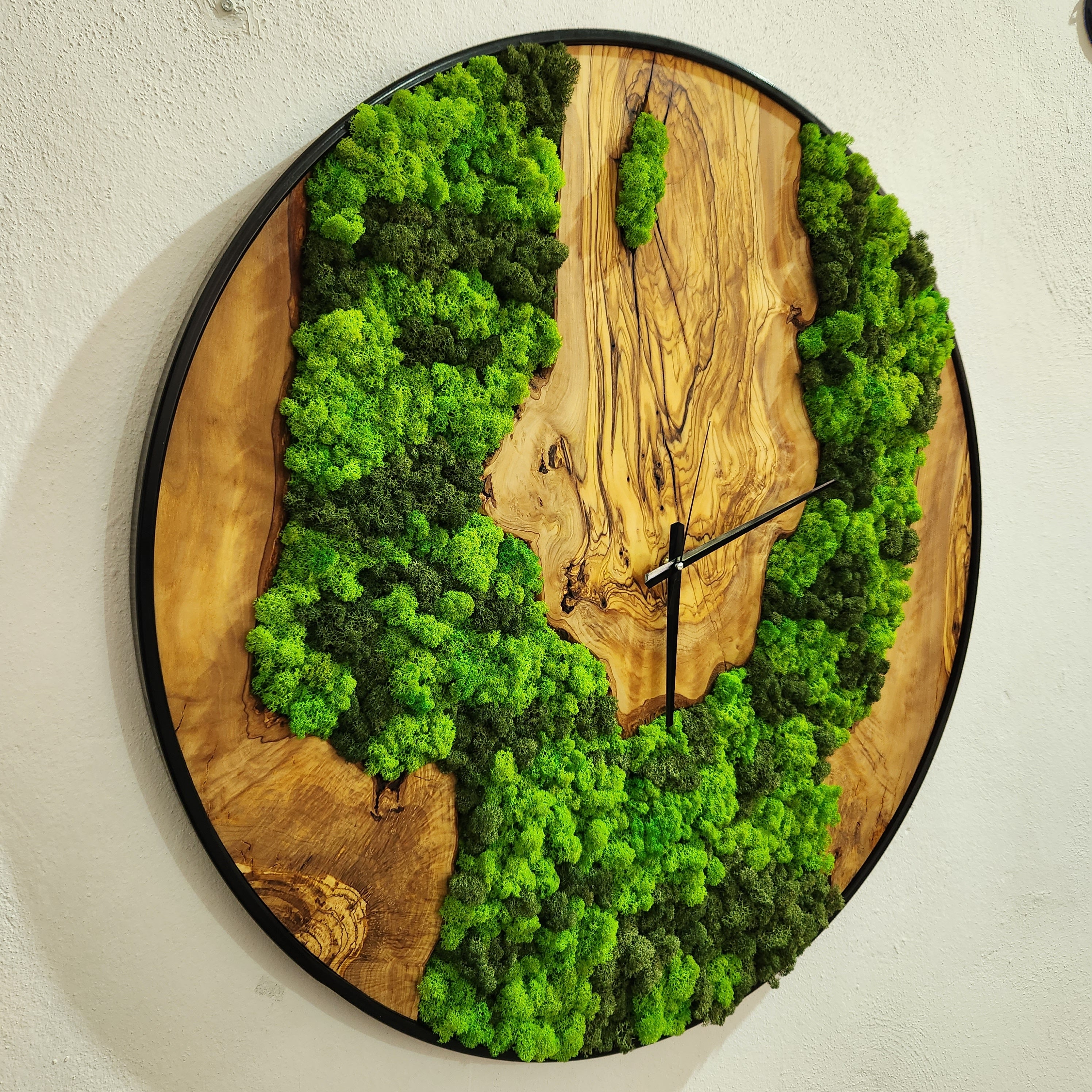 Timeless Forest | Olive Wood & Preserved Moss Wall Clock